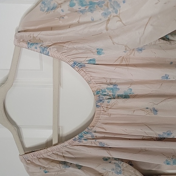 ✨️LAST CHANCE✨️ Vintage Floral Nylon Nightgown - Picture 4 of 12